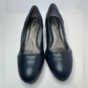 Life Stride Women's Navy Heels Size 8.5W